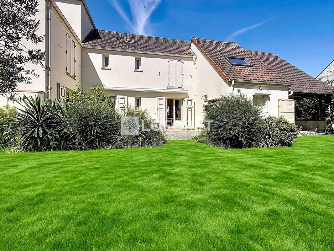 Maison à MONTEVRAIN