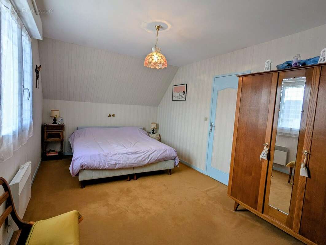 chambre 2 - Maison à GRANDCAMP-MAISY