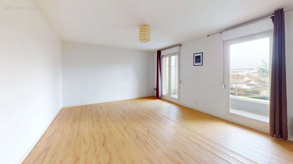 Appartement à MAINVILLIERS