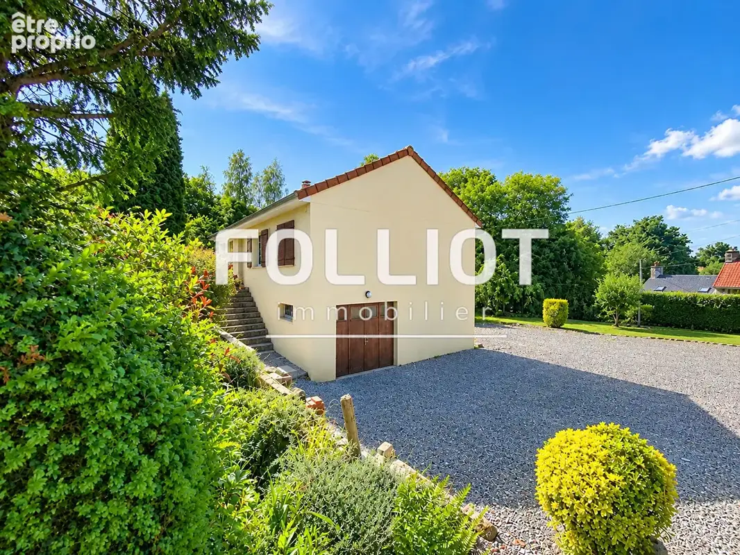 À vendre - Maison 3 chambres sur un terrain de plus de 2 500 m² à Saint-Planchers - photo 4