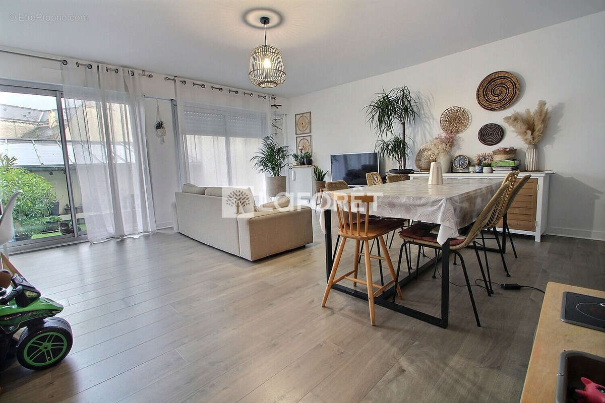 Appartement à NANTERRE