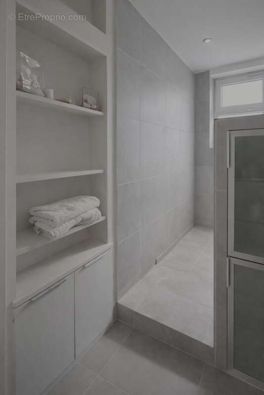 salle d'eau - Appartement à PARIS-18E