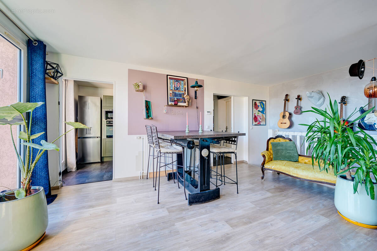 Appartement à LE PLESSIS-ROBINSON