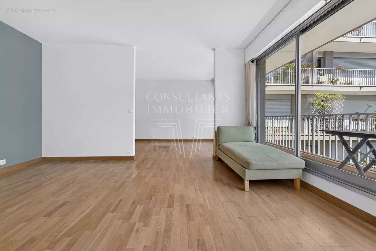 Appartement à PARIS-15E