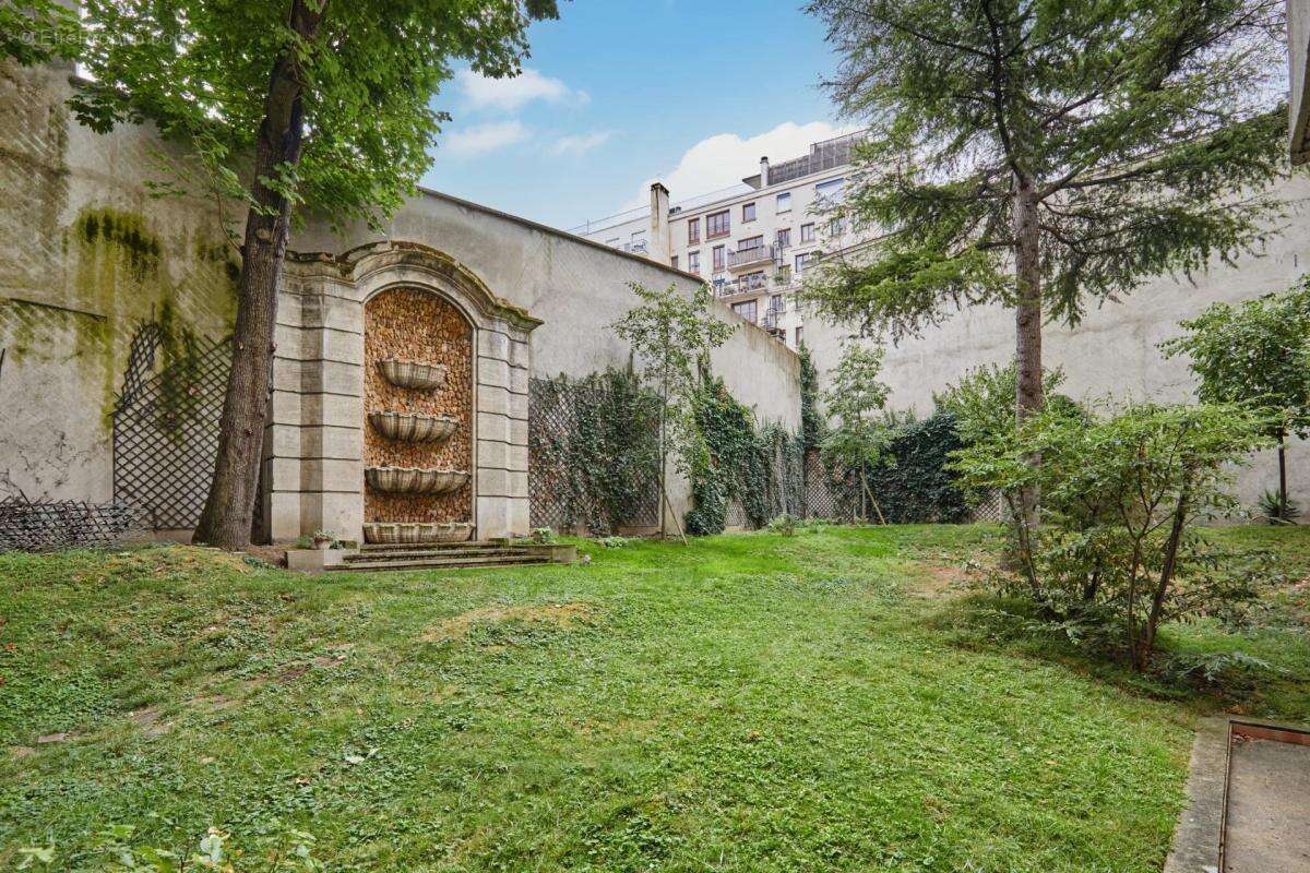 Appartement à PARIS-7E