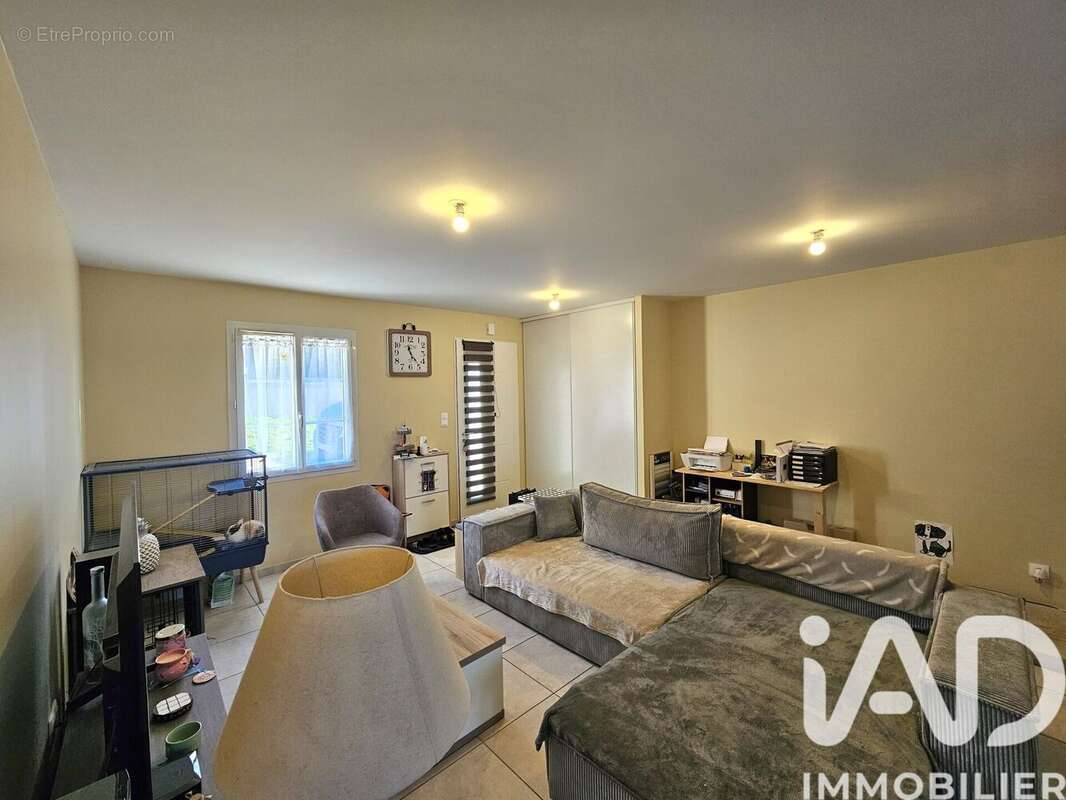Photo 3 - Maison à CHAMPNIERS