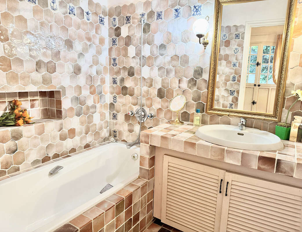 Maison à SPERACEDES