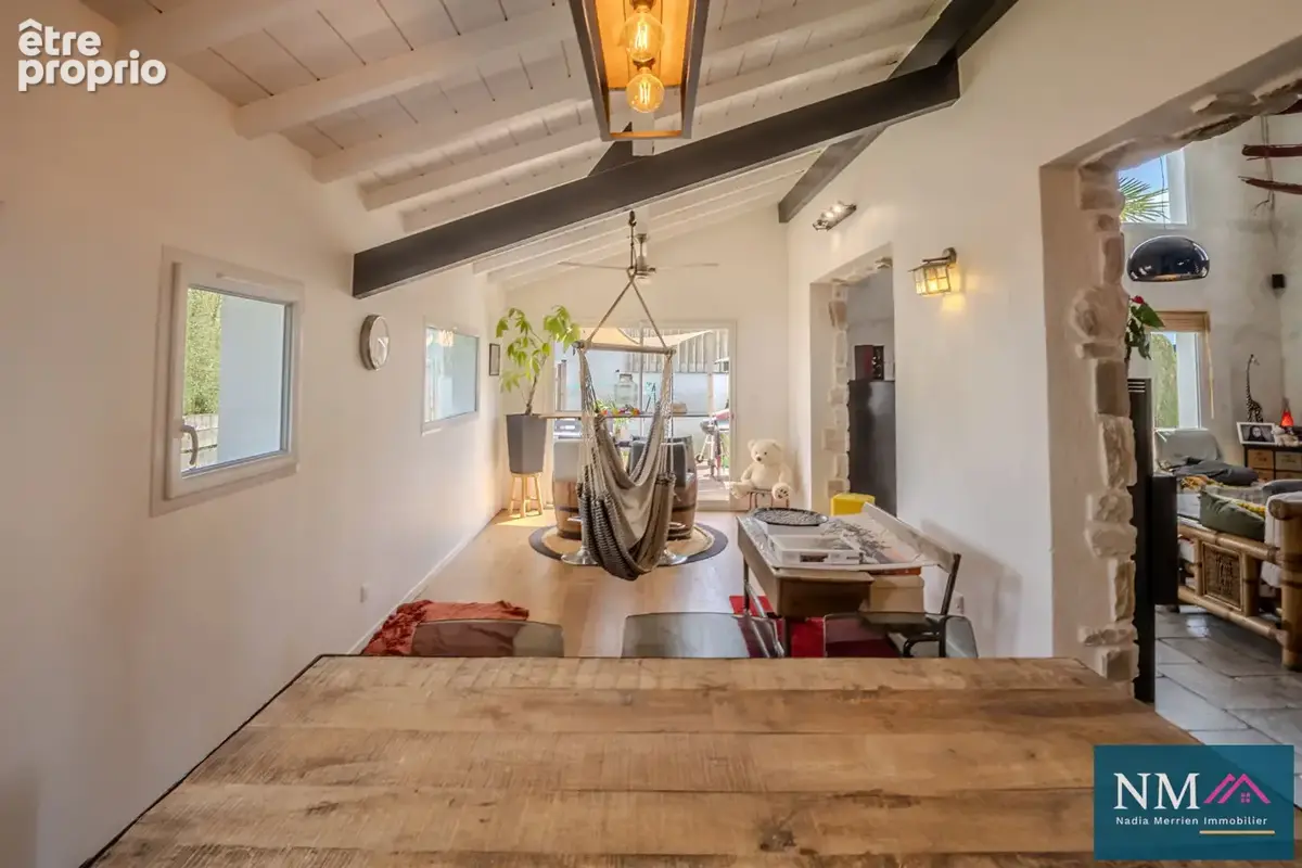 Urcuit , Maison familiale de 200 m² au calme, avec piscine et jardin clos de 1 000 m² - photo 4