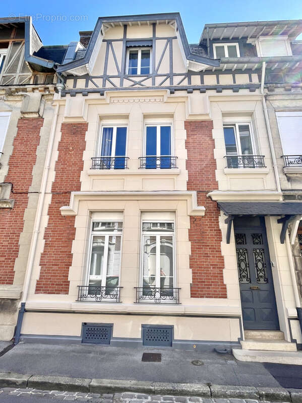 Maison à SAINT-QUENTIN