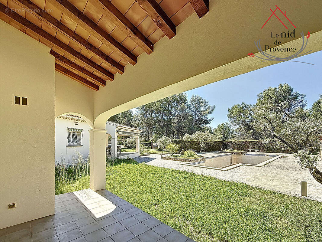 Maison à PERNES-LES-FONTAINES