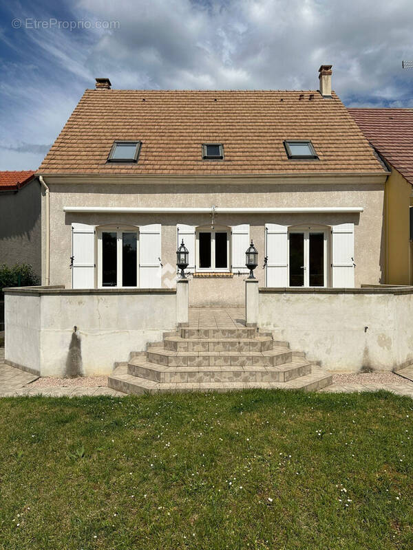 Maison à VIGNEUX-SUR-SEINE