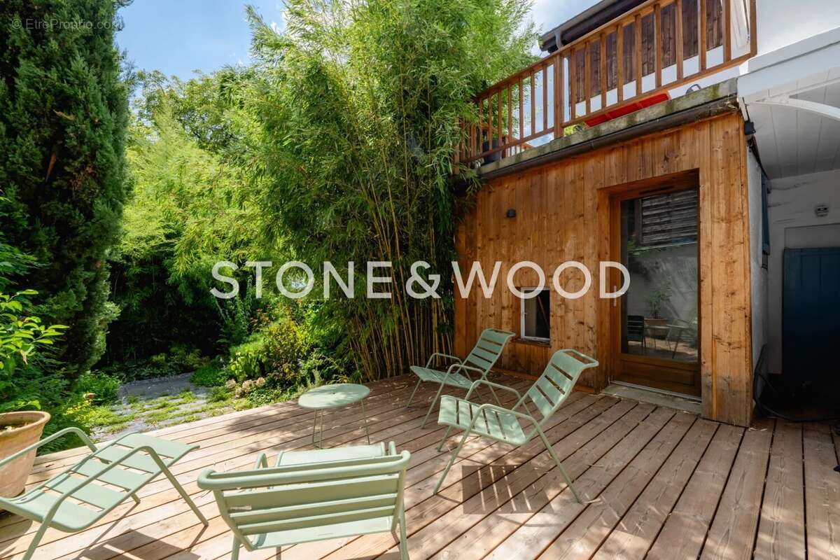 Appartement à PRINGY