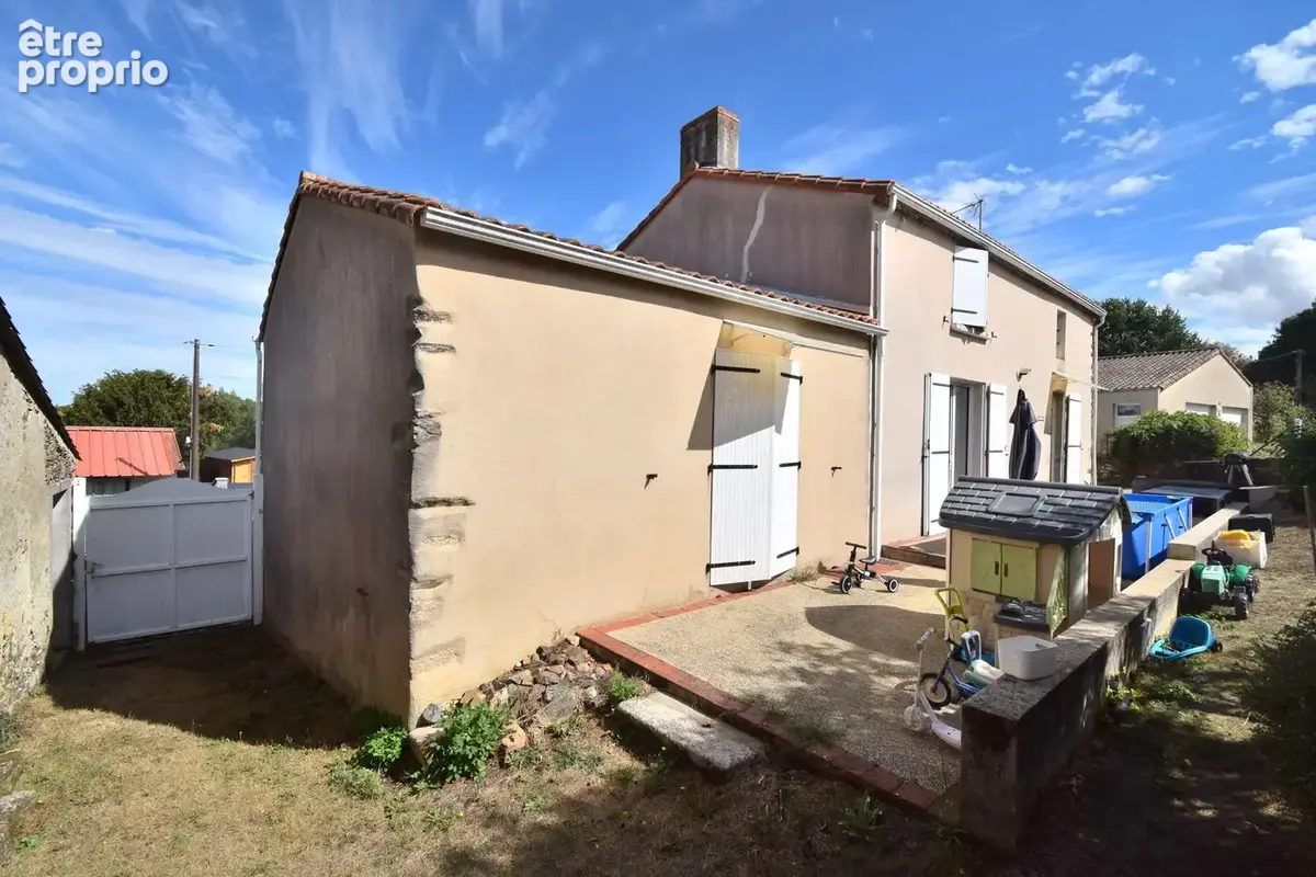 Maison à ROCHESERVIERE