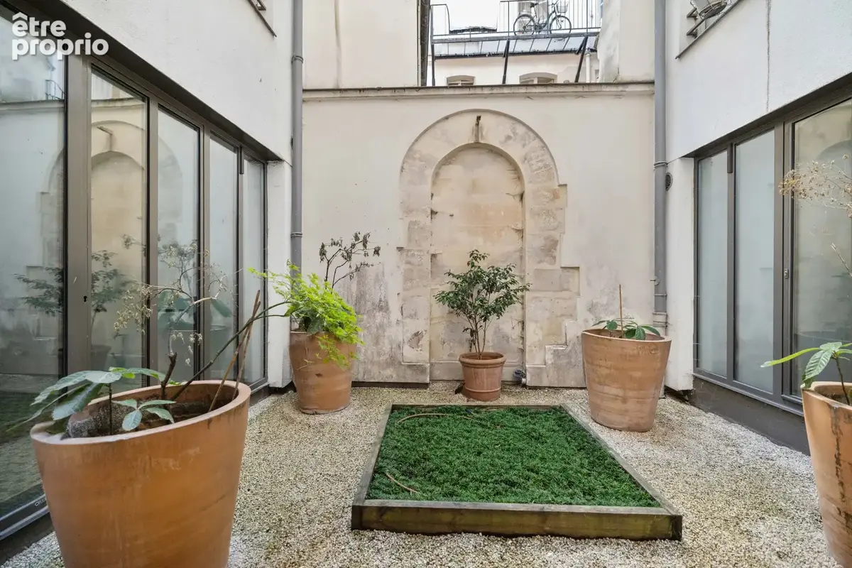 Superbe pied à terre avec terrasse à Paris 2ème ! - photo 6
