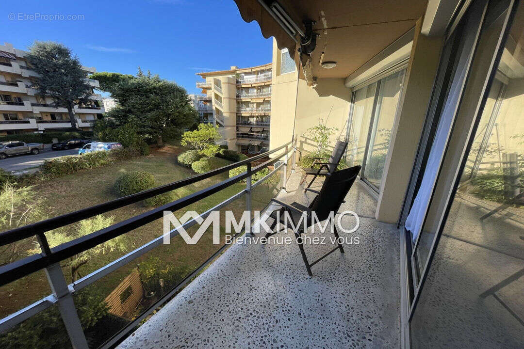 Appartement à SAINT-LAURENT-DU-VAR