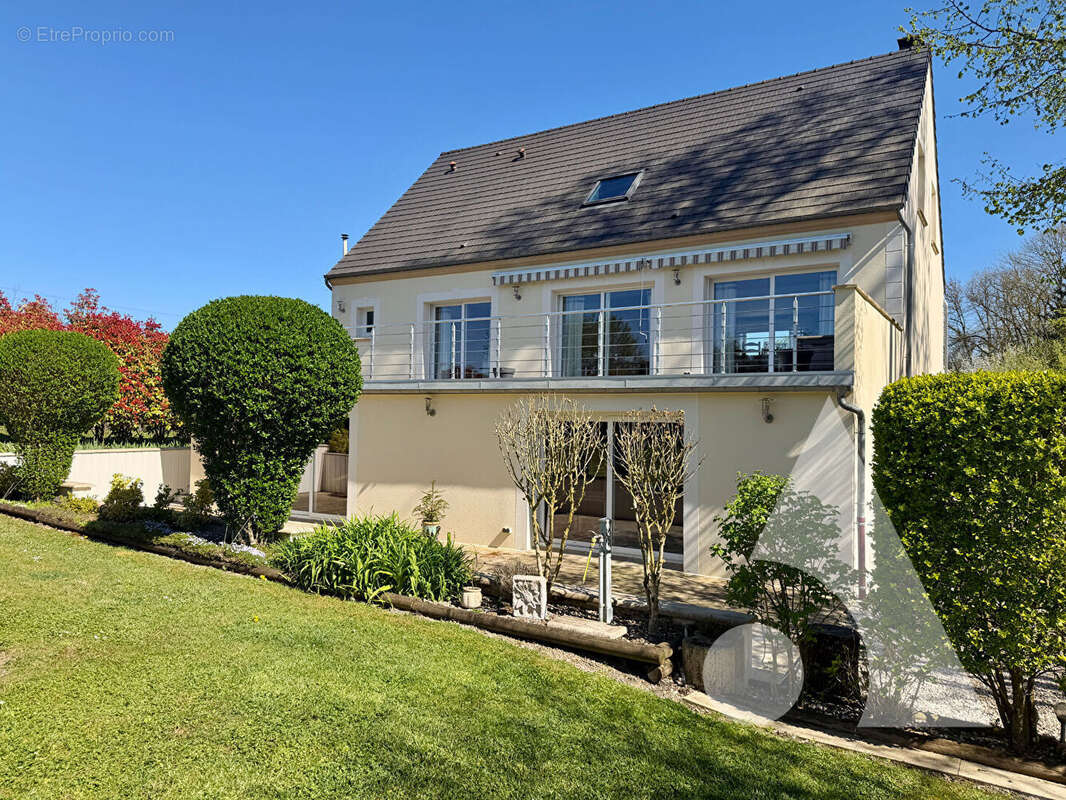 Maison à MONTIGNY-LES-MONTS