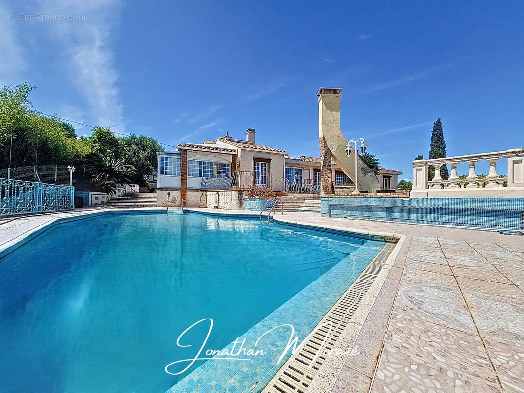 Maison à VILLELONGUE-DELS-MONTS