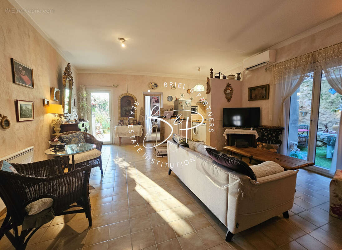 Appartement à LORGUES