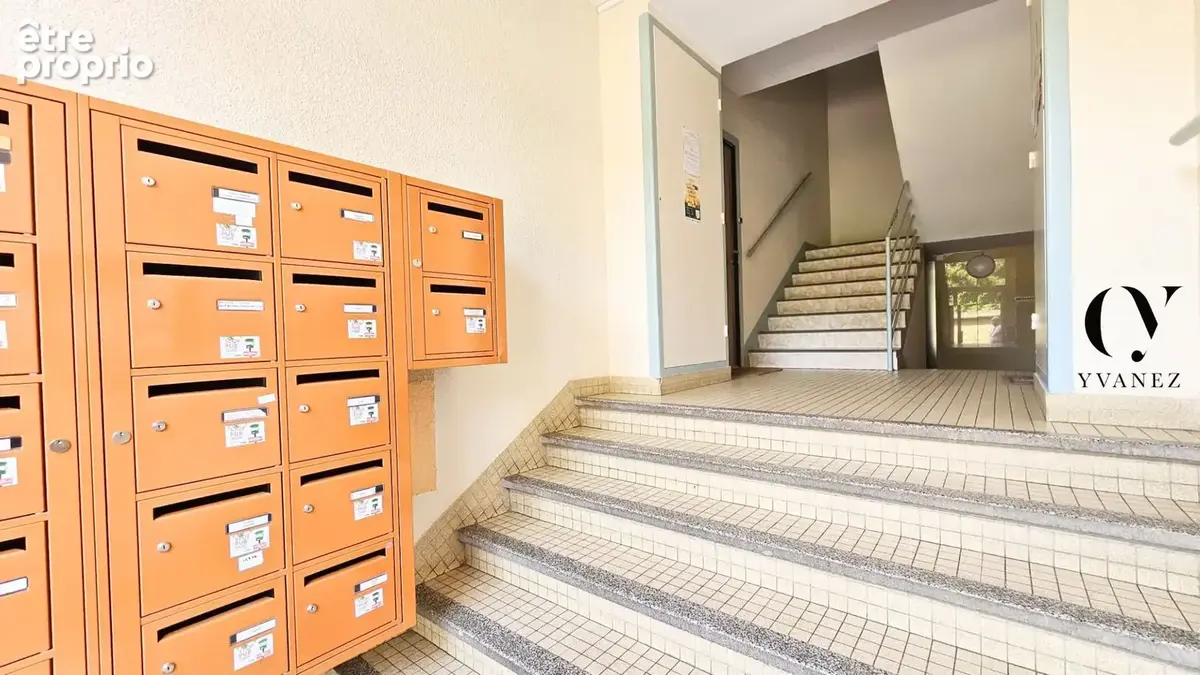 Appartement grand Type 3 rénové de 71 m2, traversant et lumineux, vue dégagée, situé quartier Sainte-Thérèse à - photo 10