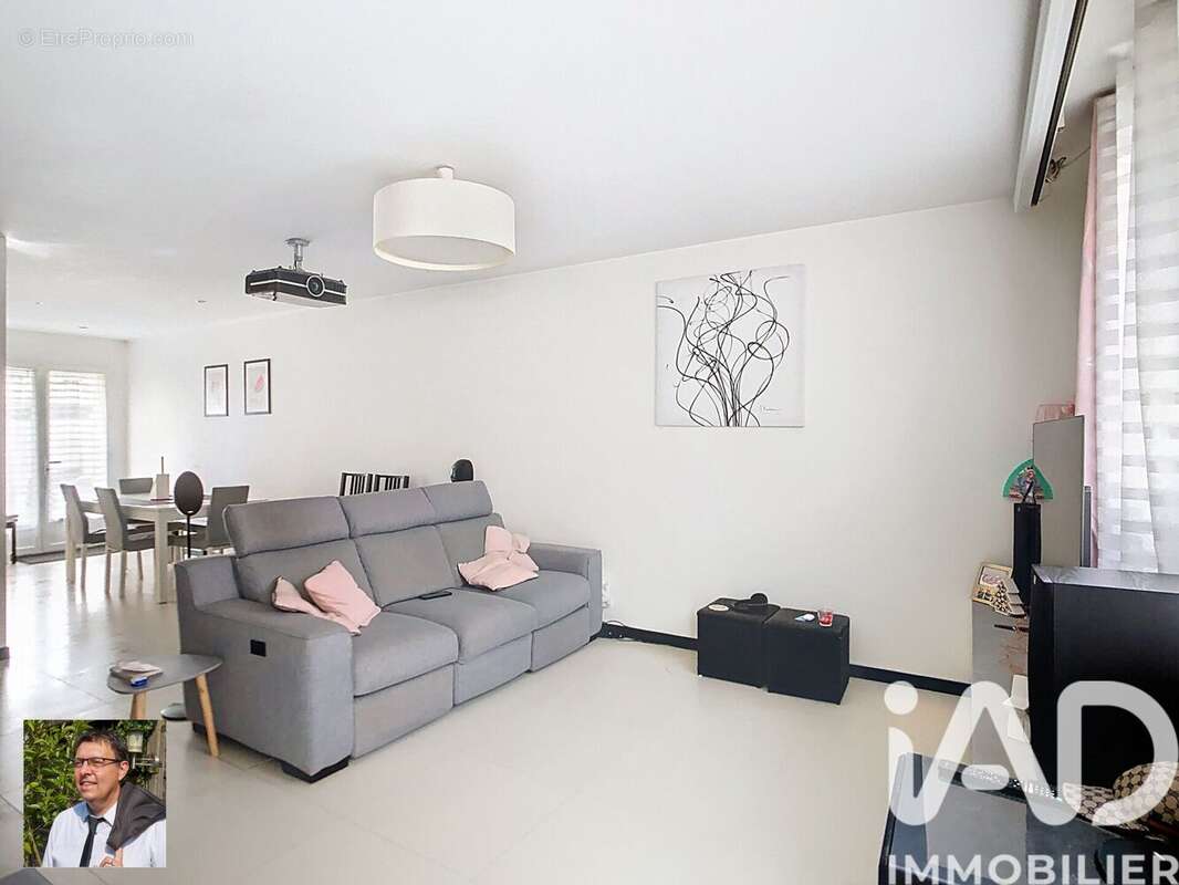 Photo 2 - Maison à VILLENEUVE-LE-ROI