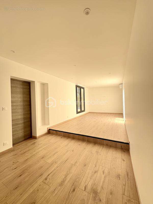 Maison à SAINT-FARGEAU-PONTHIERRY