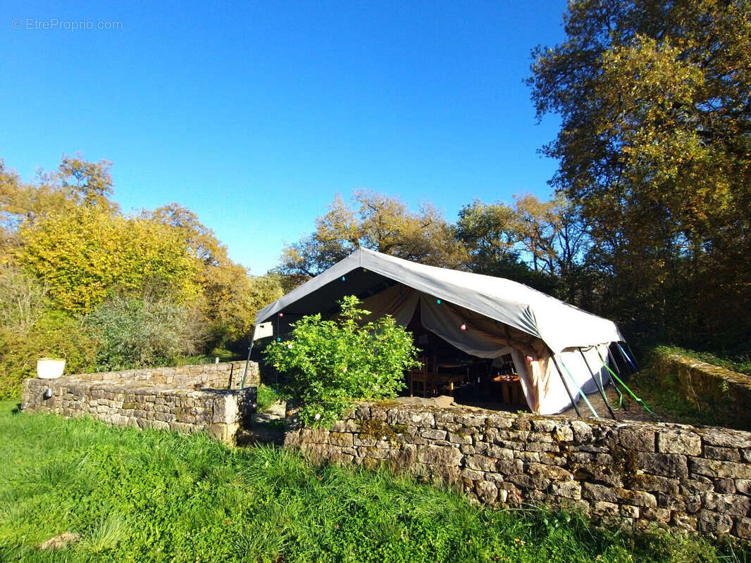 Maison et dépendances dans un hameau proche de Caylus - photo 16
