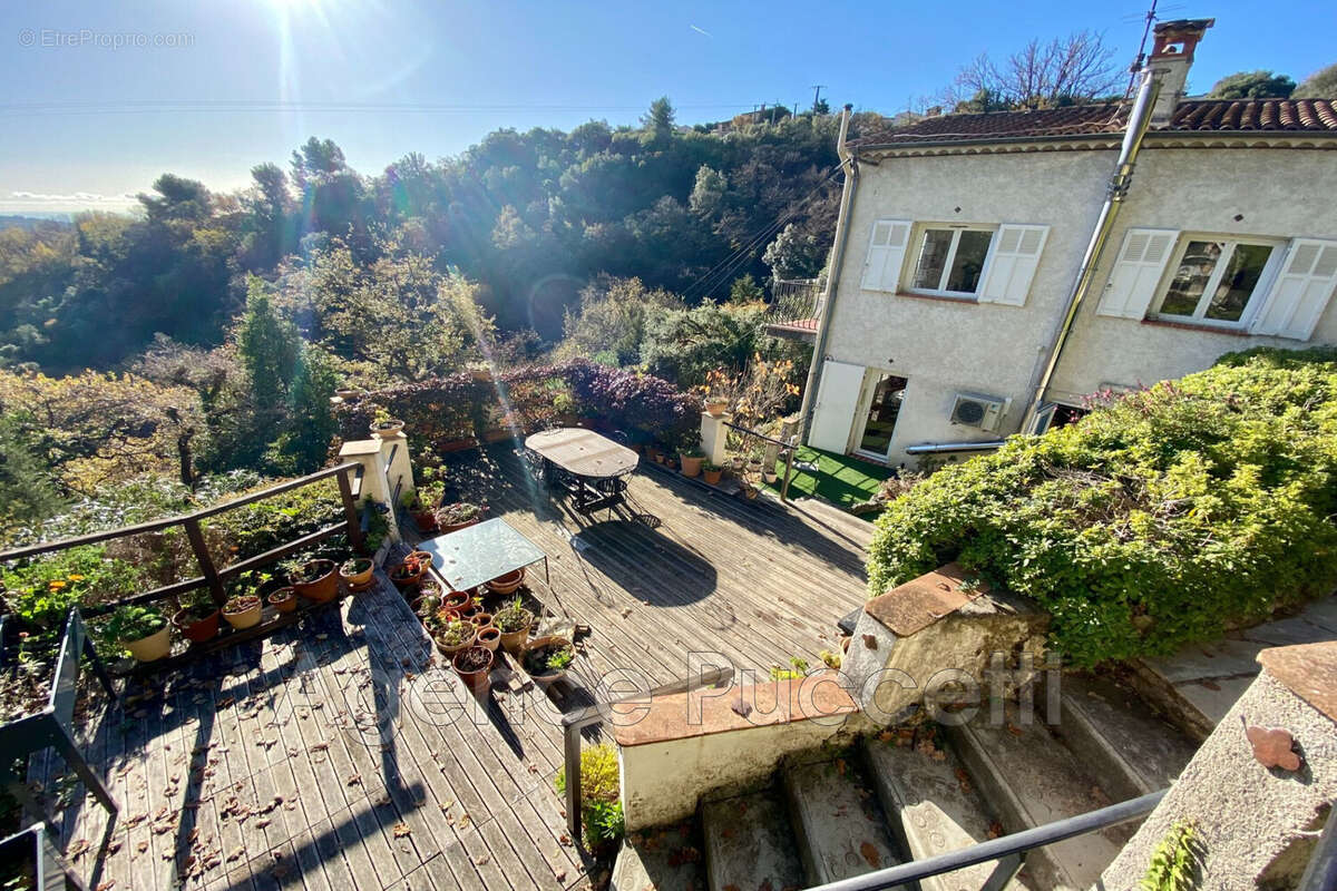 Maison à TOURRETTES-SUR-LOUP