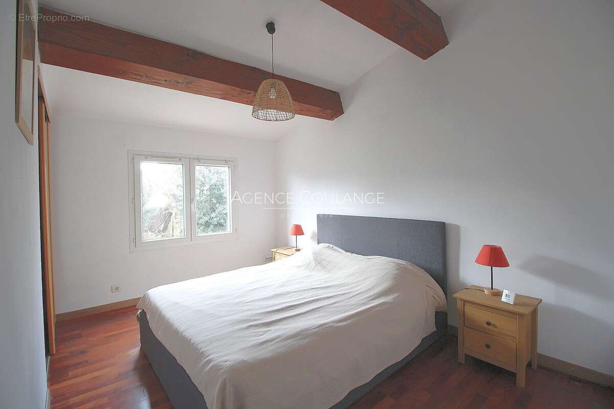 Maison à SAINT-CYR-SUR-MER