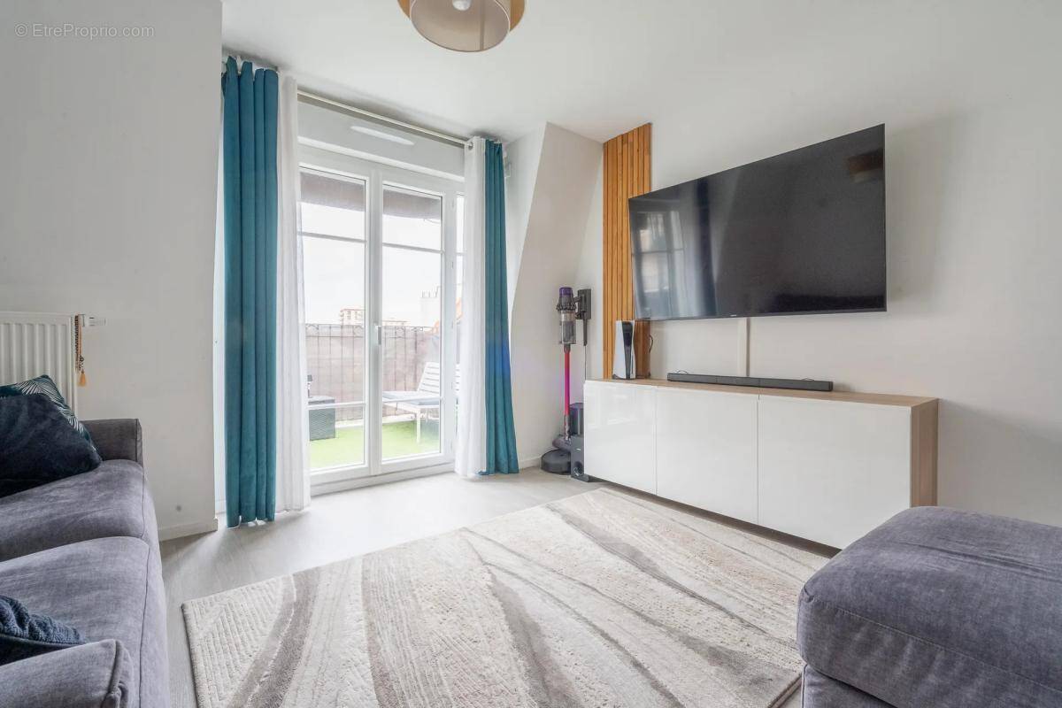 Appartement à LE BLANC-MESNIL