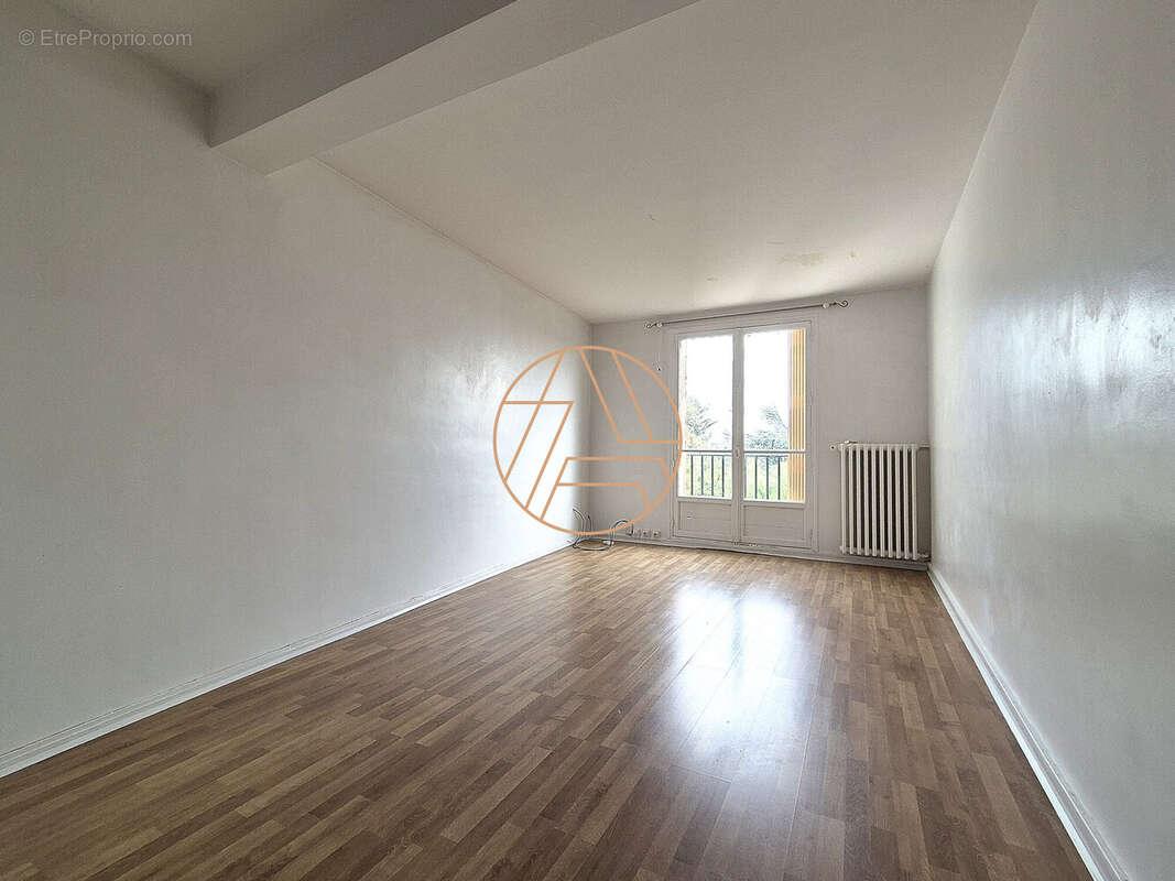Appartement à SAINT-MAUR-DES-FOSSES