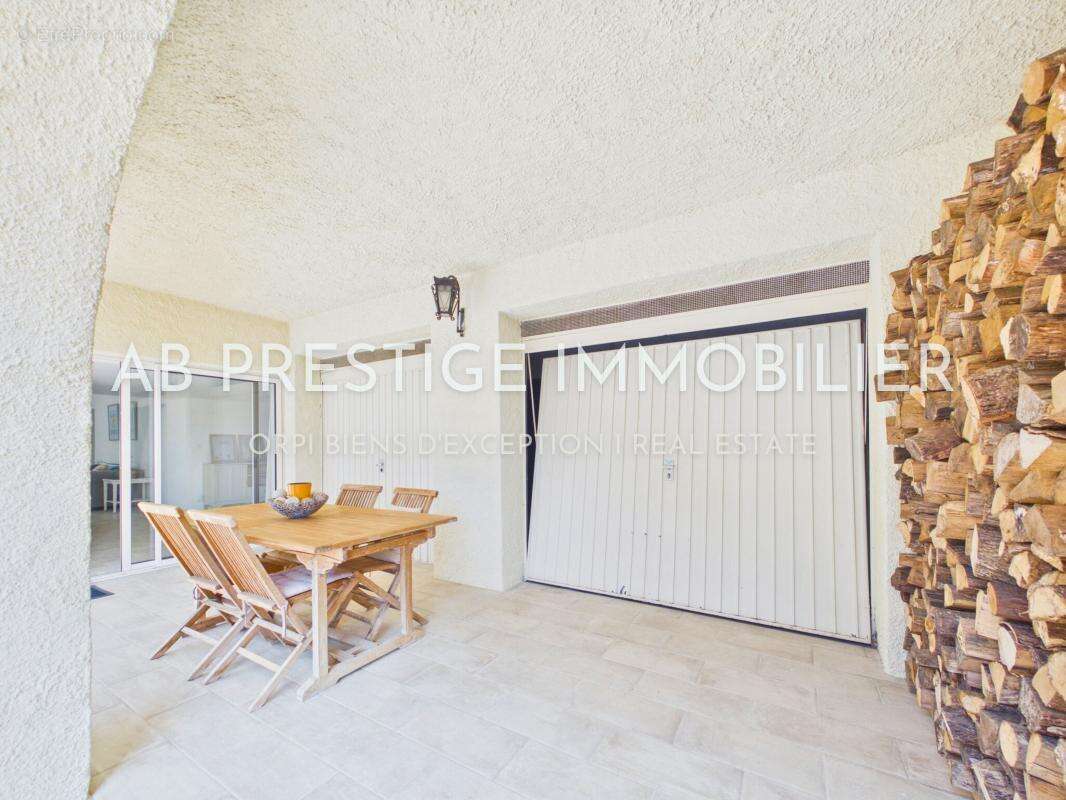 Propriété de charme - calme absolu - domaine rénové - piscine d'exception - idéal grande famille ou projets de chambres d'hôtes  - photo 14
