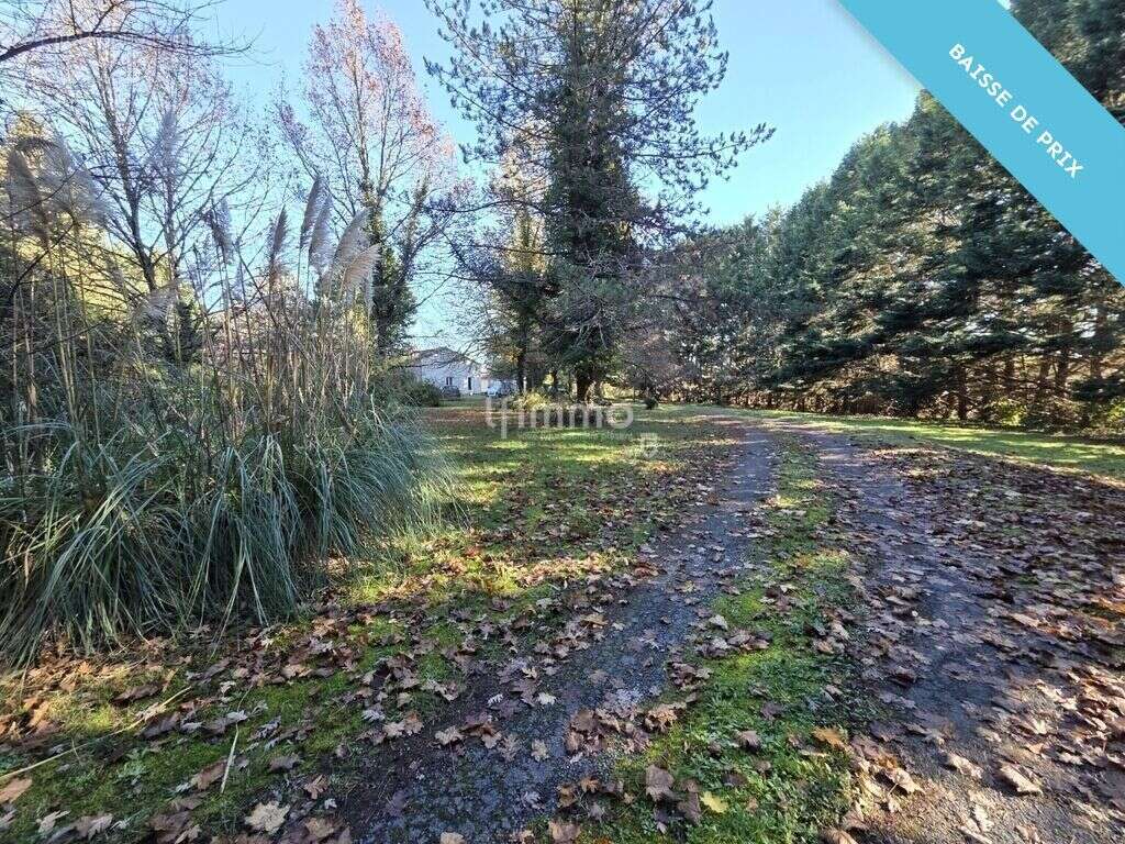 Maison à NOTRE-DAME-DE-SANILHAC