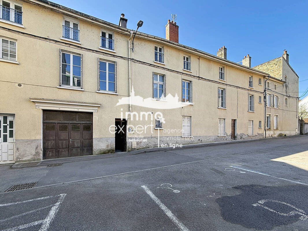 Appartement à MIRECOURT