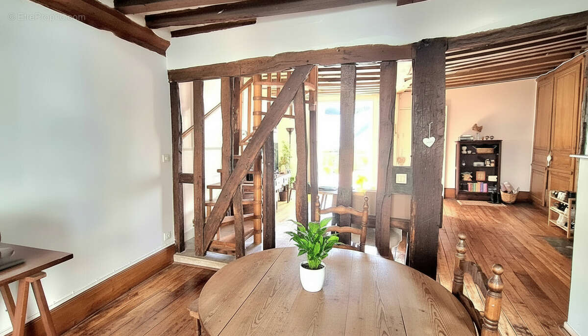 Compiègne Centre : un duplex de caractère, une adresse confidentielle - photo 5