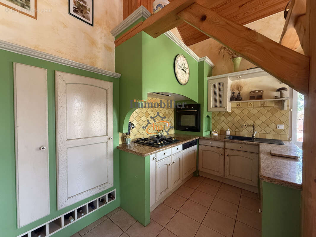 Vente Maison avec dépendances et terrains Montaigut - photo 4