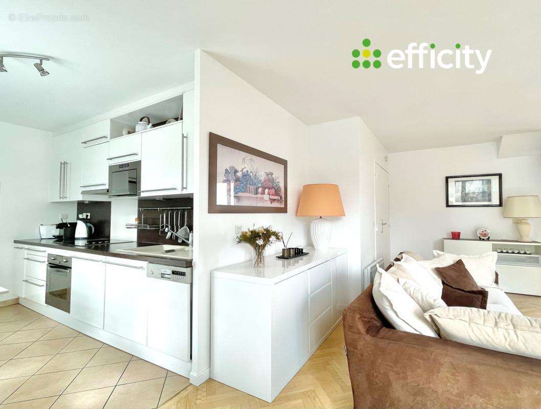 Appartement à SAULX-LES-CHARTREUX