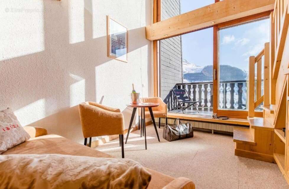 INVESTISSEMENT LOCATIF  Les Deux Alpes  Résidence de Tourisme Hôtel Ibiza - 6,52% de rentabilité - photo 2