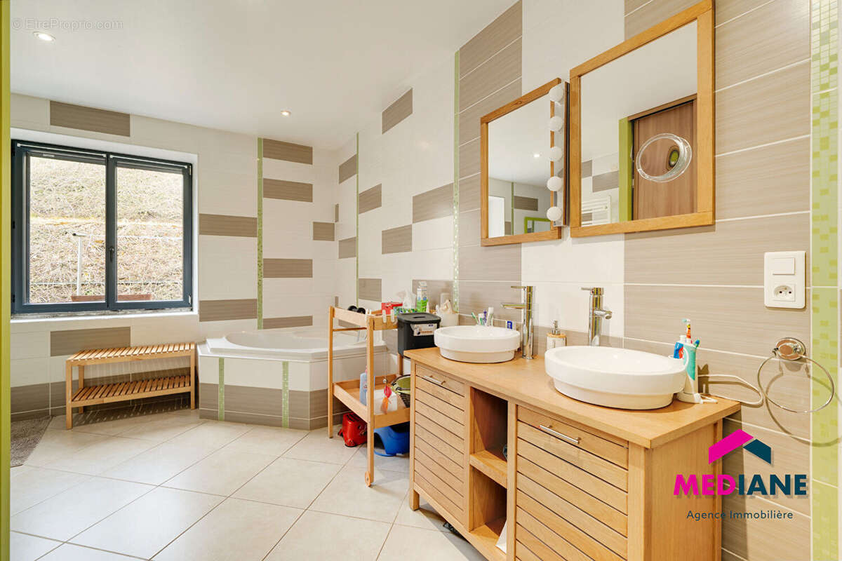 Maison à VOMECOURT-SUR-MADON