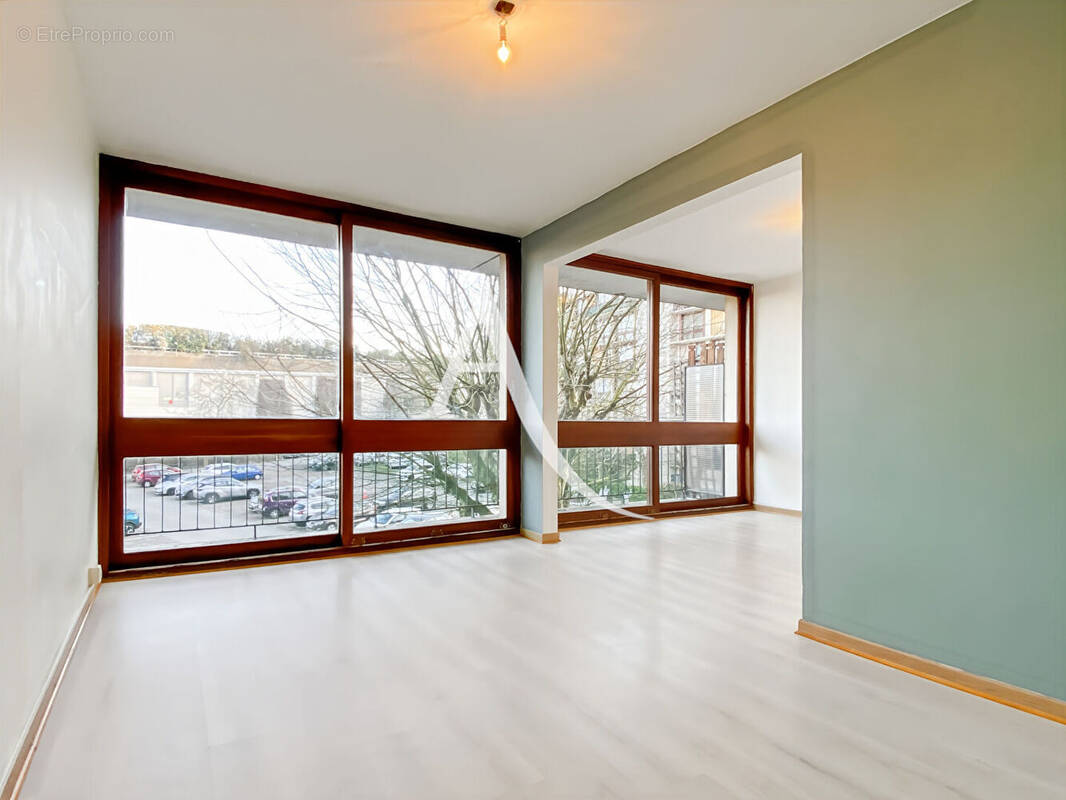 Appartement à FONTENAY-LE-FLEURY