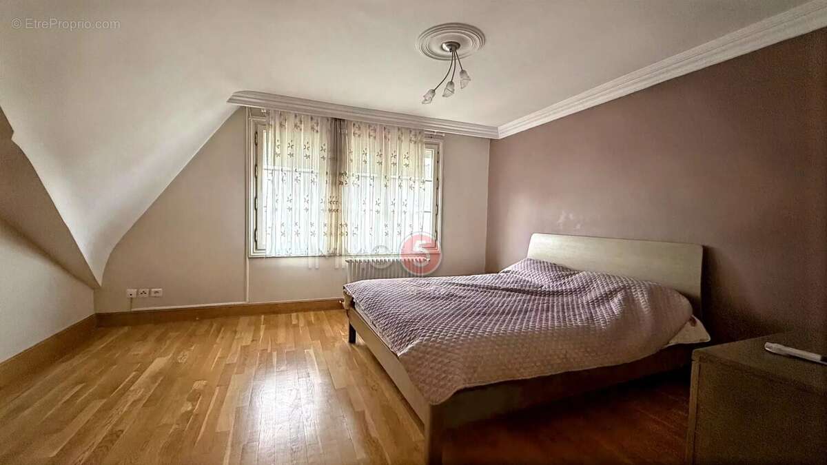 Maison à LES PAVILLONS-SOUS-BOIS