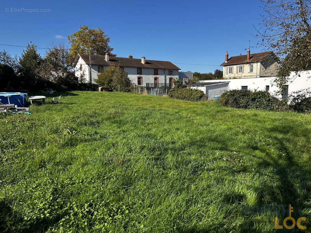 Terrain à MONTCHANIN