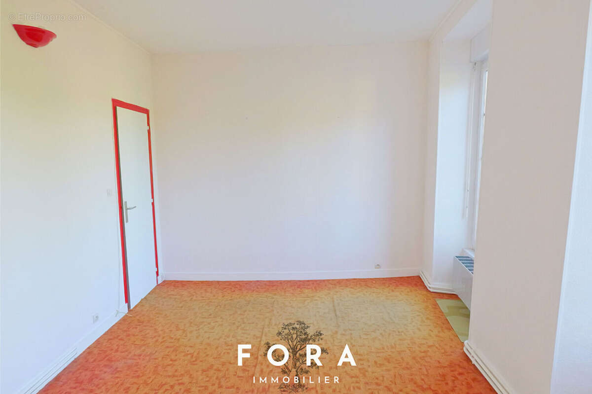 Appartement à CONDE-SUR-NOIREAU