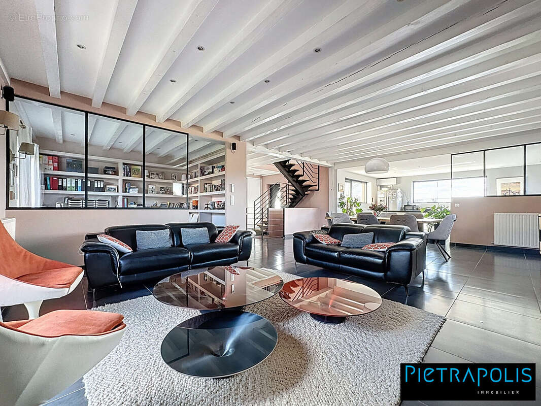 Maison à SAINT-GENIS-LAVAL