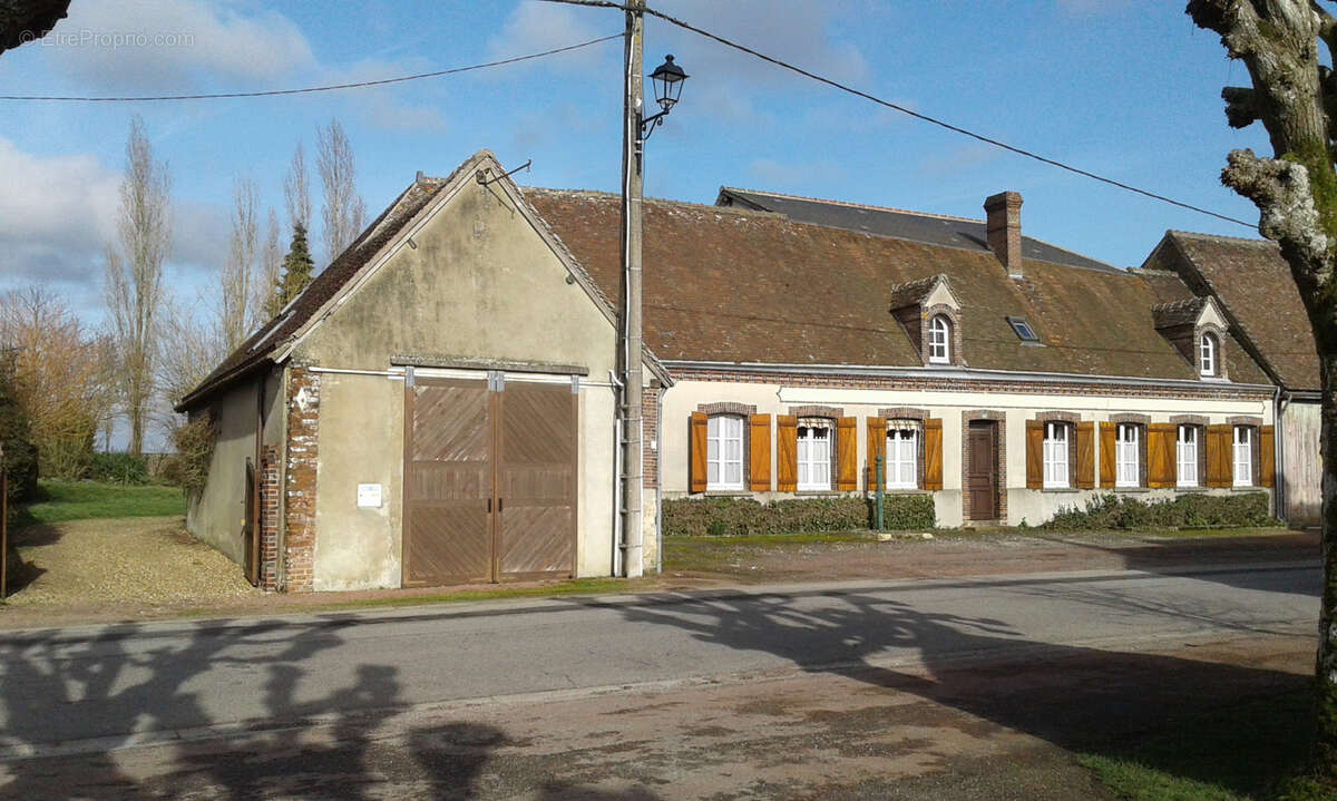 Maison à LA CROIX-DU-PERCHE