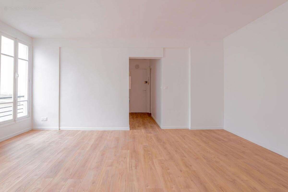 Appartement à PARIS-3E