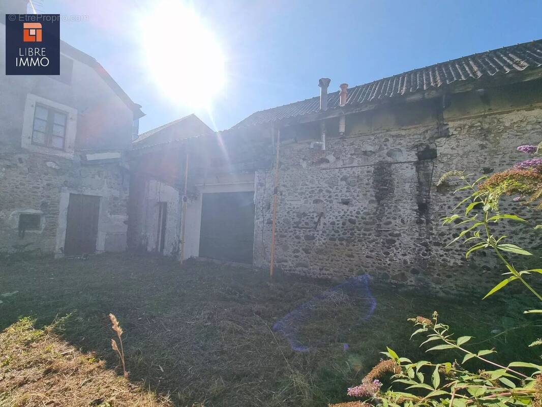 Maison à ARTIGUELOUTAN