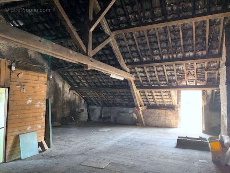 Appartement à VILLENEUVE-L'ARCHEVEQUE