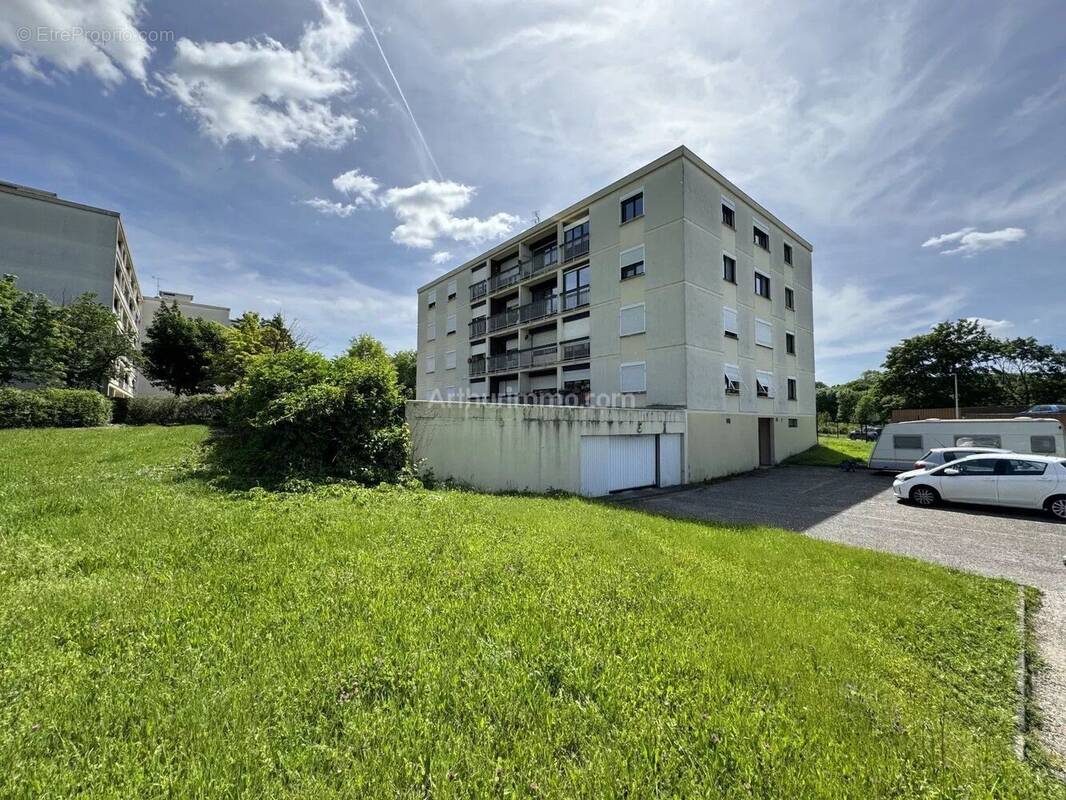 Appartement à BOURGOIN-JALLIEU