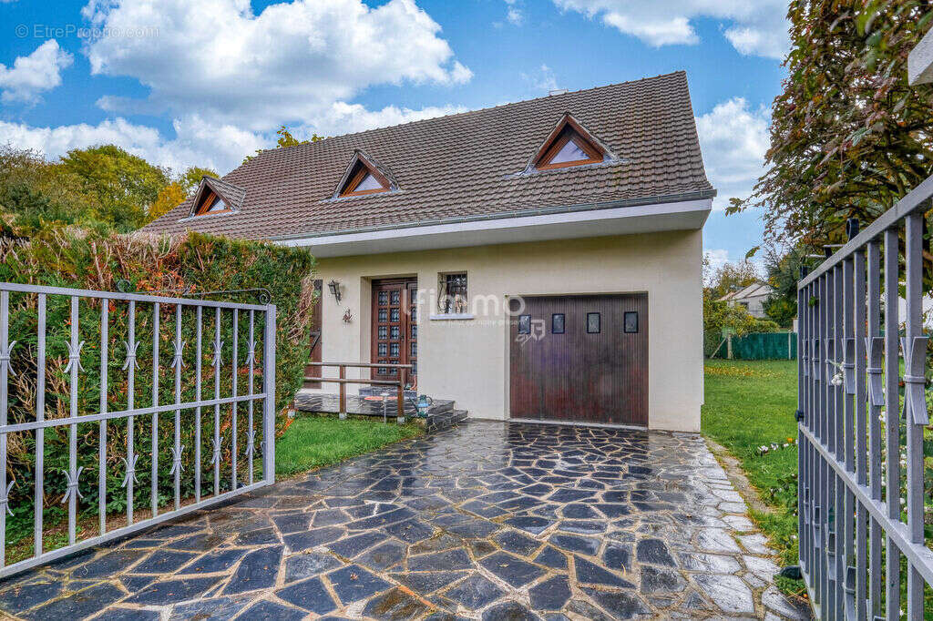 Maison à COUILLY-PONT-AUX-DAMES