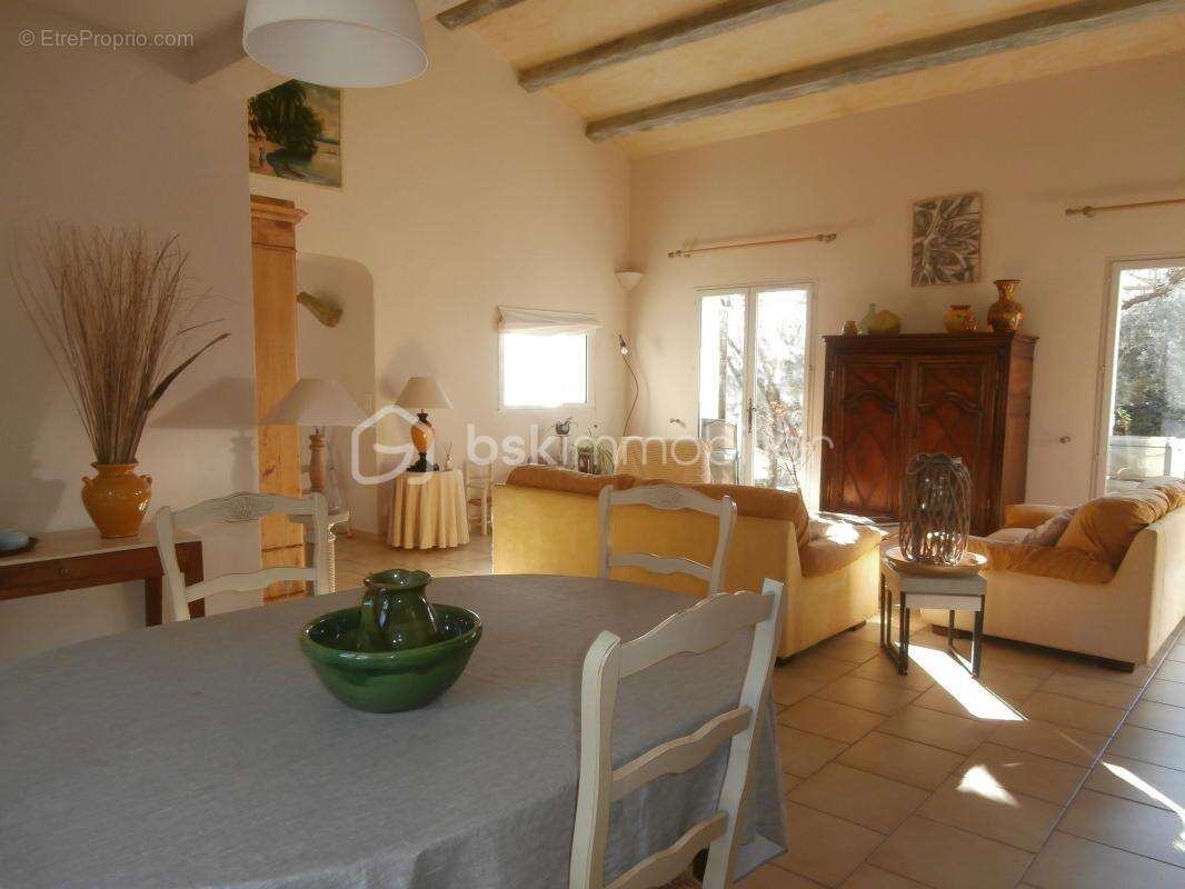 Maison à PIERREVERT